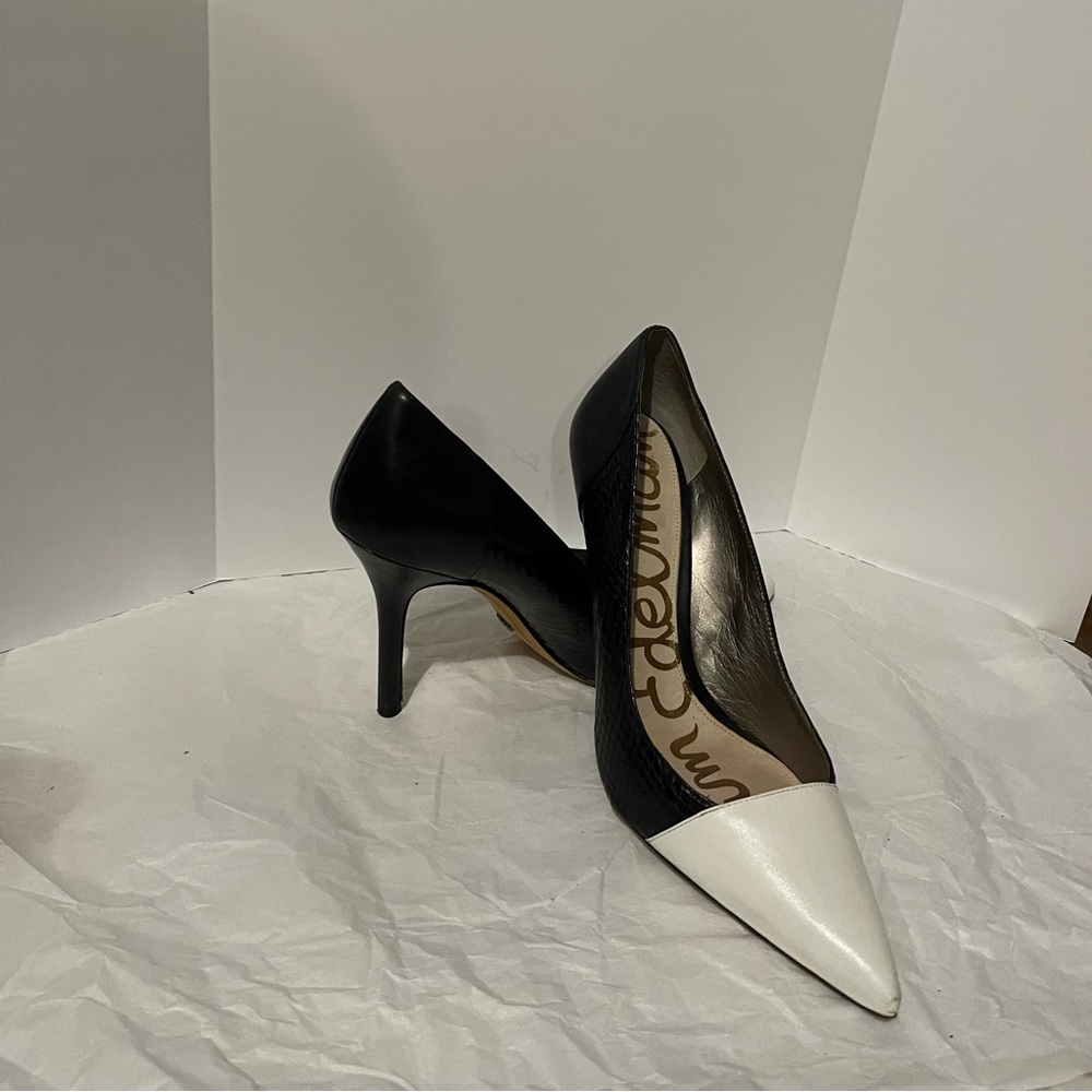 Sam Edelman Snow White/Black Pump